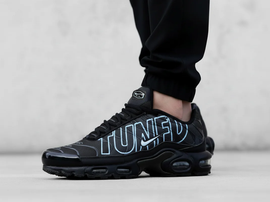 Nike Air Max Plus Tuned Noir University Blue Tn