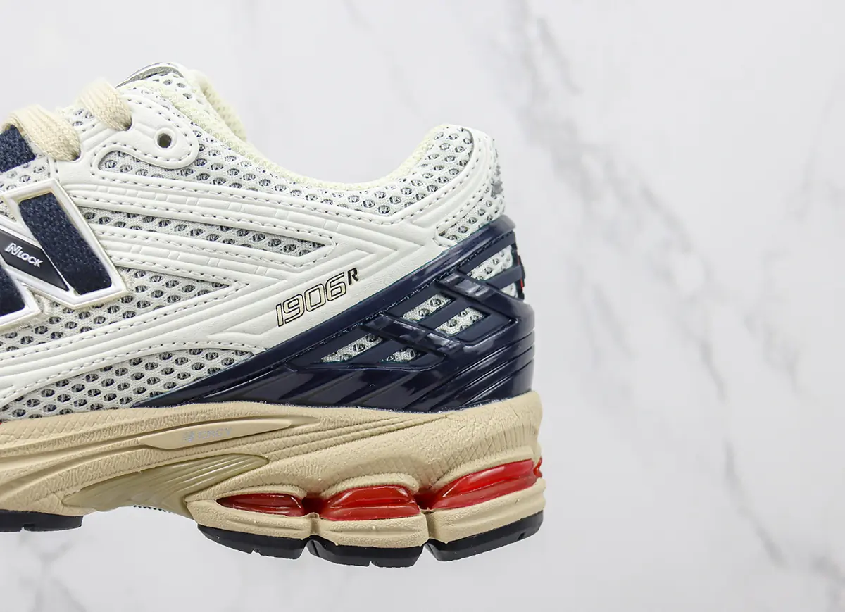New Balance 1906R Sea Salt Eclipse True Red STYLE-M1906RR(6)