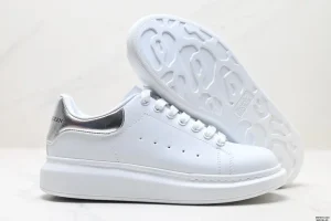 Baskets Alexander McQueen blanches et argentees(5)
