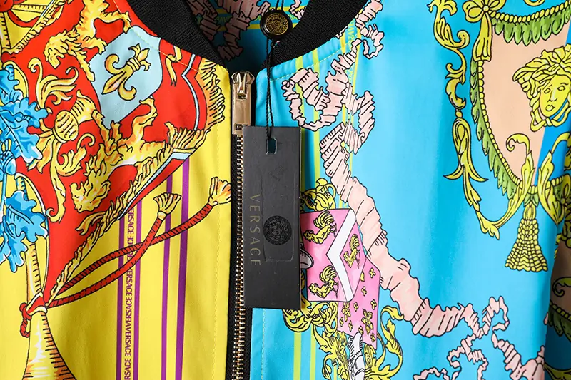 VERSACE VESTE BOMBER IMPRIMé BAROQUE(4)