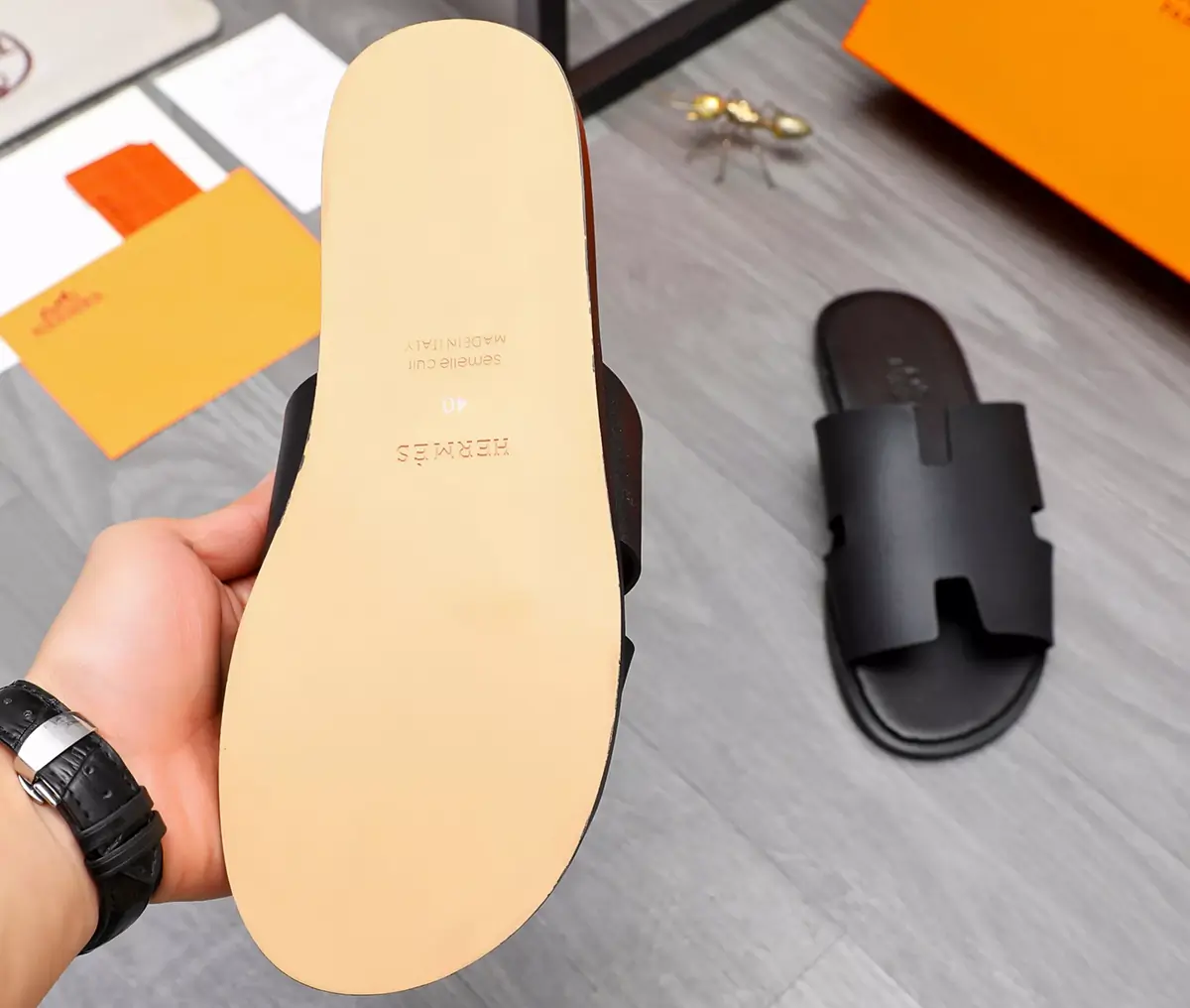 Hermes Slippers Pour Homme Noir Cuir(5).webp