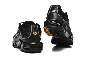 Nike Air Max Plus Black Reflective Homme STYLE-HV8066-002(1).webp