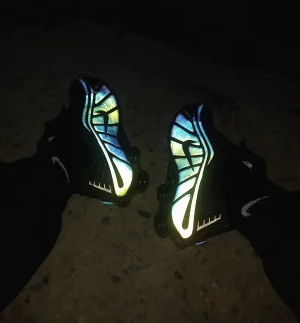 Nike Shox R4 Reflective SE Noir Seaweed STYLE-IM6596-001(6)